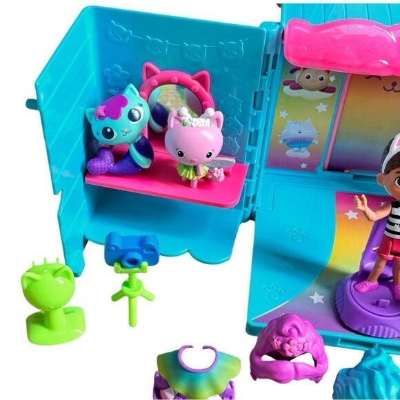 Gabby’s Dollhouse Kids Playset House Toy & Figurines with Carrying Handle. - Picture 10 of 13